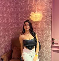 Parineeta Bakshi - puta in Dubai