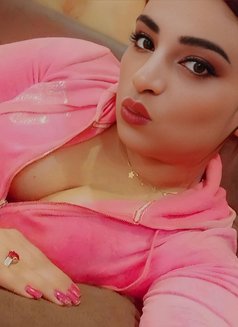 Parinita - Transsexual escort in Bangalore Photo 20 of 24