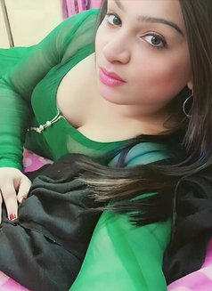 Parinita - Transsexual escort in Bangalore Photo 21 of 24
