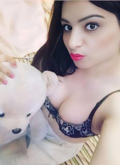 Parinita - Transsexual escort in Bangalore Photo 23 of 24