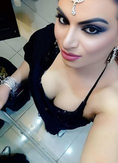 Parinita - Acompañantes transexual in Bangalore Photo 25 of 30