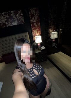 Paris - escort in Geneva Photo 2 of 8