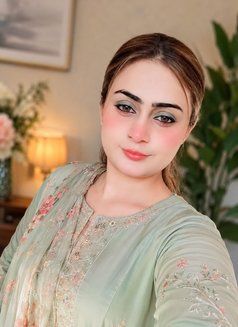 Parisa Model - escort in Riyadh Photo 3 of 12