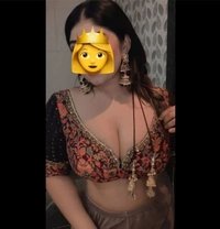 Parnomi cam queen i am independent - escort in Mumbai