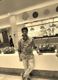 Parry the Pussy Worshipper - Male escort in Bangalore Photo 1 of 1