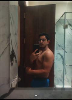 Parth Batra - Acompañantes masculino in New Delhi Photo 2 of 4