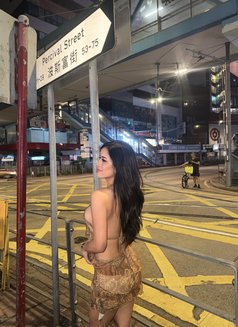 Ana - Transsexual escort in Manila Photo 4 of 30