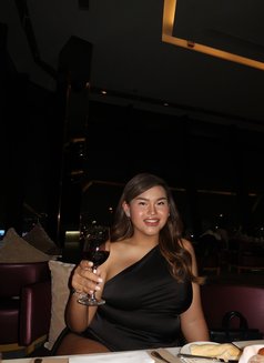 Martina, Curvy Party Girl - puta in Hong Kong Photo 3 of 21