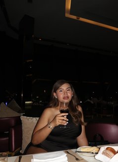 Martina, Curvy Party Girl - puta in Hong Kong Photo 5 of 21