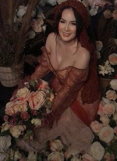 Party in Town Is Here - escort in Hong Kong Photo 8 of 9