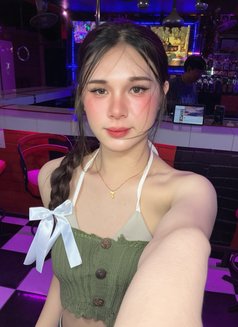 Party - Acompañantes transexual in Pattaya Photo 1 of 5