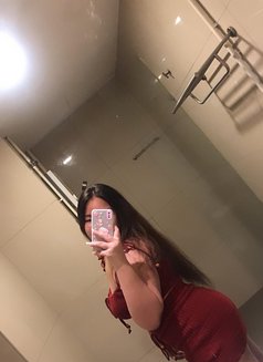 Party massage full service - escort in Al Manama Photo 4 of 24