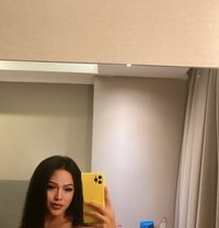 Party Sex With Me - Transsexual escort in Surabaya