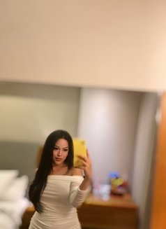 Party Sex With Me - Transsexual escort in Surabaya Photo 2 of 11