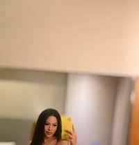 Party Sex With Me - Transsexual escort in Surabaya