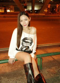 Party love to Top - Transsexual escort in Singapore Photo 7 of 10