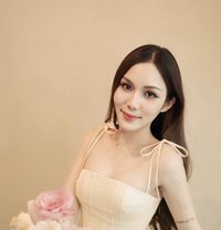 Party - Acompañantes transexual in Hong Kong