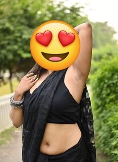 🥰Parul Bhabhi🥰Real Meet and Cam Escort - escort in New Delhi Photo 2 of 5