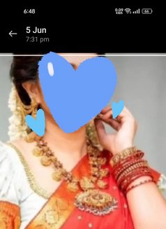 Parupriya - puta in Dubai Photo 3 of 3