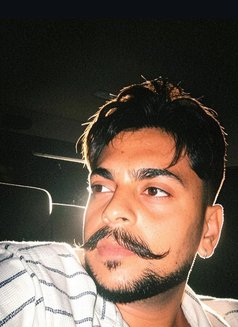 Parwaan S - Acompañantes masculino in Dubai Photo 3 of 3
