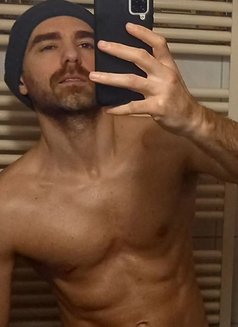 Pasc Massage - Male escort in Milan Photo 2 of 5