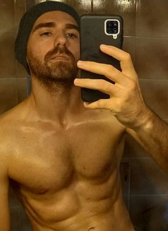 Pasc Massage - Male escort in Zürich Photo 2 of 4