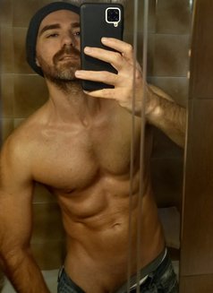 Pasc Massage - Male escort in Düsseldorf Photo 4 of 4