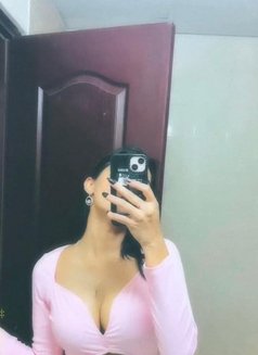 ❣️Passionate Deep French Kissing ❣️ - puta in Hyderabad Photo 1 of 2