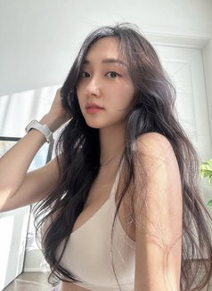 Passionate high class escort - escort in Macao Photo 9 of 9