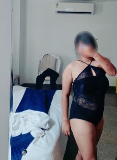 Aditi indipendent - escort in New Delhi Photo 1 of 9