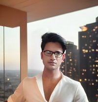 Luxury Companionship for Modern Women - Acompañantes masculino in Kolkata
