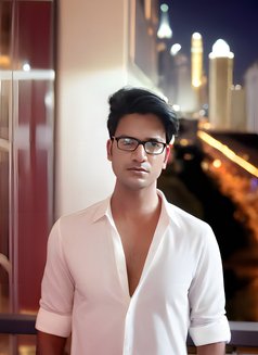 Passionate Male Escort for Women - Acompañantes masculino in Kolkata Photo 8 of 18
