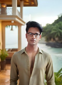 Passionate Male Escort for Women - Acompañantes masculino in Kolkata Photo 14 of 18