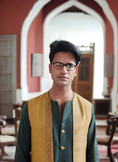 Passionate Male Escort for Women - Acompañantes masculino in Kolkata Photo 15 of 18