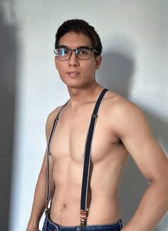 Pat/bkk - Acompañantes masculino in Bangkok Photo 1 of 13