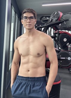 Pat/bkk - Acompañantes masculino in Bangkok Photo 3 of 13
