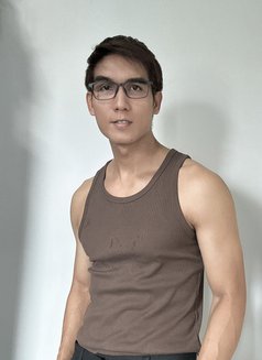 Pat/bkk - Acompañantes masculino in Bangkok Photo 7 of 13