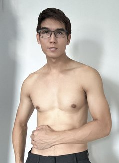 Pat/bkk - Acompañantes masculino in Bangkok Photo 10 of 13