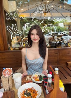 Patcha - Transsexual escort in Singapore Photo 18 of 18