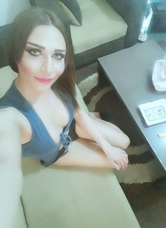 Pati22 - Transsexual escort in Beirut Photo 2 of 16