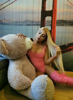 Patricia - Transsexual escort in Sofia Photo 9 of 16