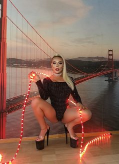 Patricia - Transsexual escort in Sofia Photo 13 of 16