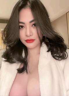 Patricia - escort in Tokyo Photo 6 of 7
