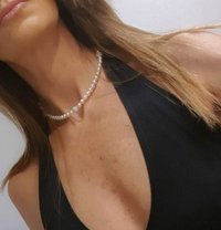 Patrícia Ferrer - puta in Lisbon