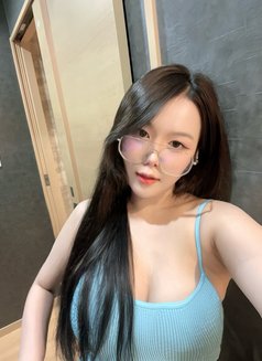 CAKE - escort in Taipei Photo 4 of 6