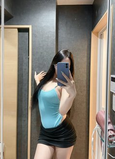 CAKE - escort in Taipei Photo 5 of 6