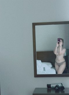 Pau - escort in Dubai Photo 3 of 3