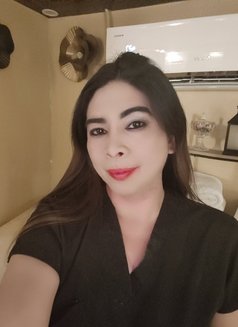 Pau - Transsexual escort in Abu Dhabi Photo 1 of 6
