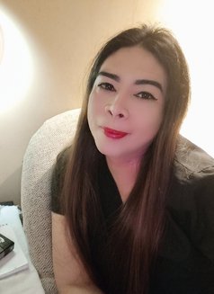 Pau - Transsexual escort in Abu Dhabi Photo 4 of 6