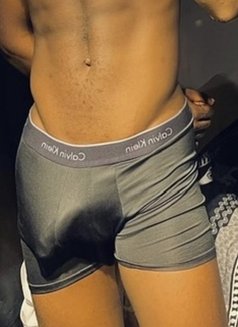 Paul - Male escort in Riyadh Photo 5 of 6